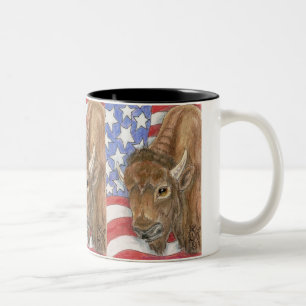 Patriotisk buffel och amerikanska flaggan Två-Tonad mugg