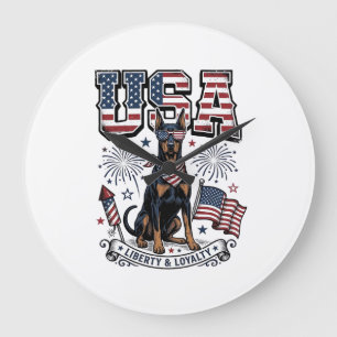 Patriotisk Doberman USA Vintage Gravyr T-Shirt Des Stor Klocka