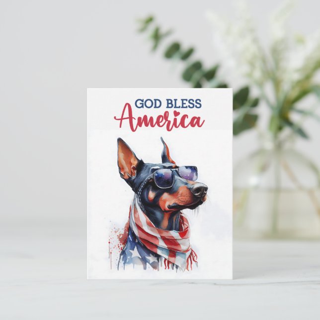 Patriotisk Dobermann, Gud välsigne Amerika vykort (Stående Fram)