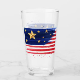 Patriotisk flagg med guldstjärnaaccent i penseldra glaskopp