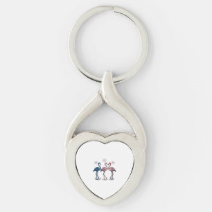 Patriotisk Flamingo Trio Vintage Gravyr Design_1 Twisted Heart Silverfärgad Nyckelring