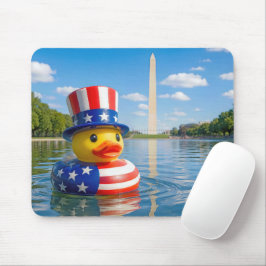 Patriotisk gummianka flyter i Reflecting Pool Musmatta