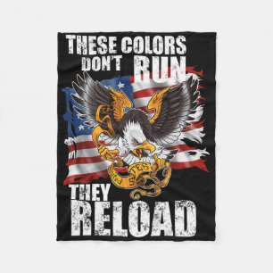Patriotisk I Amerikansk Flagga I USA-färger Blekna Fleecefilt