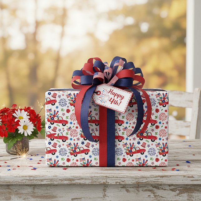 Patriotisk lastbil och fyrverkerimönster  presentpapper (Skapare uppladdad)