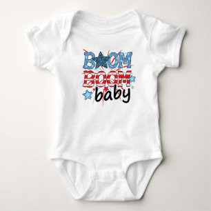 PATRIOTISK RÖTT VITT BLÅTT BOOM BOOM BABY T SHIRT