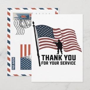 Patriotisk soldat med amerikansk flagga brevkort helg vykort