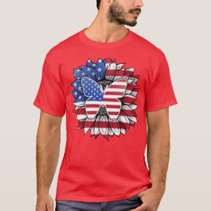 Patriotisk solros med fjäril USA flagga 4:e av T Shirt