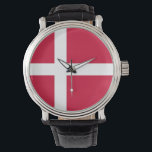 Patriotisk, speciell vakt med Flagga från Danmark Armbandsur<br><div class="desc">Fira det danska arvet med vår kloka klocka med flagga Danmark! I denna snyggt visas stolt den danska flagga ikondesign. Bandet och vrid elegant visningen av det röda och vita färg, med ett vitt skandinaviskt kor centrerat på ett rött fält. Dessa inslag symboliserar Danmarks historiska rötter, enighet och kulturella identitet....</div>