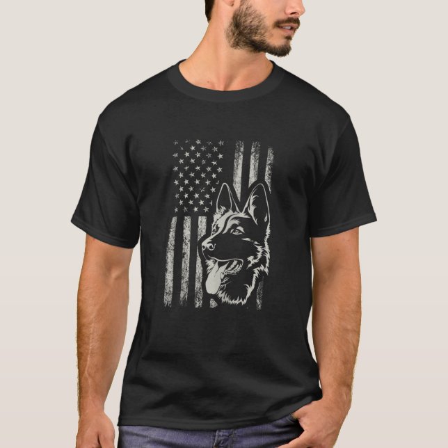 Patriotisk tysk shepherd AMERICAN FLAGGA Hund älsk T Shirt (Framsida)