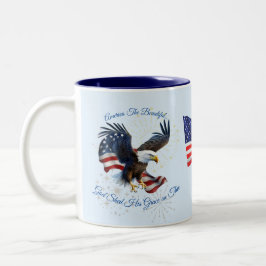 Patriotiska Amerika, den vackra Mugg Eagle-Flagga