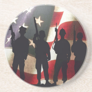 Patriotiska militära soldatSilhouettes på flagga Underlägg