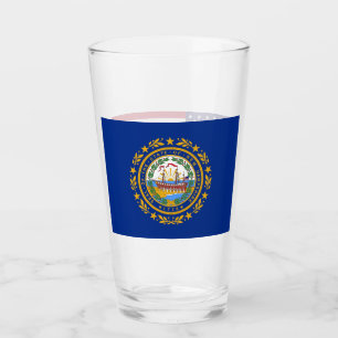 Patriotiskt glas kopp med flagga av New Hampshire