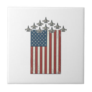 Patriotiskt stridsflygplansflagg vintage-gravyrdes kakelplatta