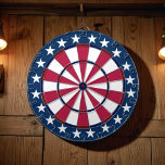Patriots Precision Dartboard Darttavla<br><div class="desc">Den här fantastiska ritytan har en djärv röd, vit och blå design, komplett med stars och stripes som betalar sin vördnad för patriotismens anda. Oavsett om du är värd för en bakgårdsgrillning, en spelnatt med vänner eller hedrar din skicklighet solo, så ger "Patriots Precision Dartboard" en liten bit av Americana...</div>