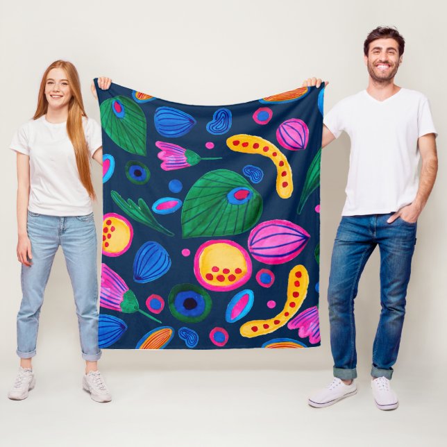 Patrón boho pintado a mano azul navy fleecefilt (På plats)