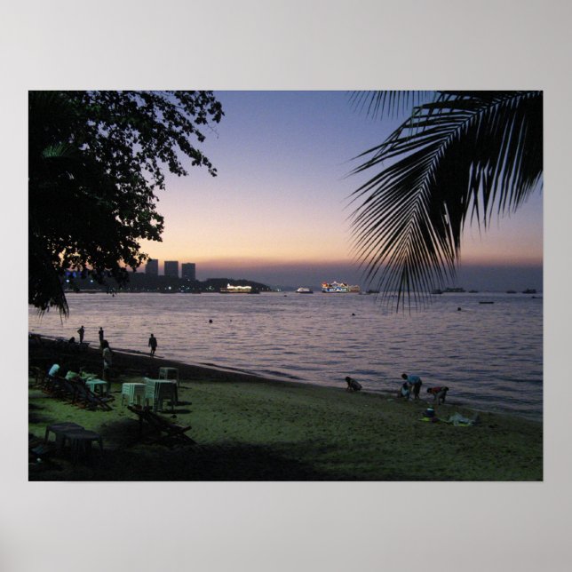 Pattaya Beach Sunset ... Chonburi, Thailand Poster (Framsidan)