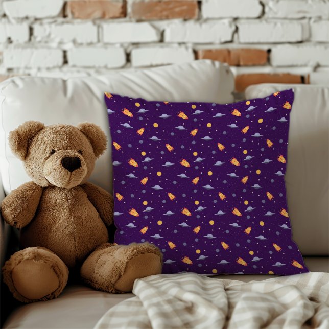 Pattern space lavender orange dark purple kudde (Pattern space lavender orange dark purple throw pillow.)