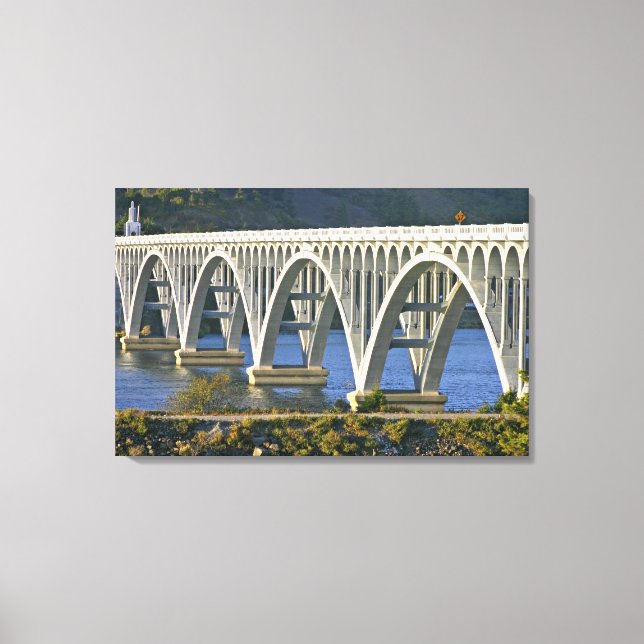 Patterson Memorial Bridge motorväg 101 över Canvastryck (Framsida)