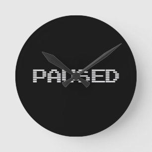 PAUSAT RUND KLOCKA