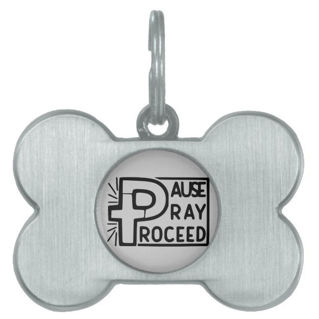 PAUSE PRAY PROCEED NAMNBRICKA HUSDJUR (Framsidan)