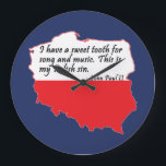Påven Johannes Paul II Quote Stor Klocka<br><div class="desc">Påven Johannes Paulus II-citatet på en röd och vit polsk Karta - "Jag har en söt tand för sång och musik. Det här är min polska synd." Underbar gåva till alla med polskrötter.</div>