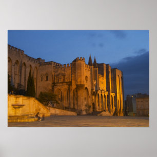 Påven palats i Avignon vid solnedgång. Byggd Poster