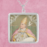 Påven St. Gregory Underbaren (M 067) Silverpläterat Halsband<br><div class="desc">Den 3 september 590 valdes en femtonde Benediktine munk till 64:e påven med enhällighet. Han skulle bli känd som påve St. Gregory Underbaren (540-12 mars 604). Här visas St Gregory med en formell papal-regalia, en guld-trippel krona-tiara, en utvecklad pectorisk kor, och en purpur rosa "mantum" eller ett långt mellanrum med...</div>