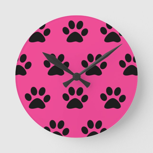 Paw Print Mönster Black Rosa Cute Snyggt 2021 Rund Klocka (Framsida)