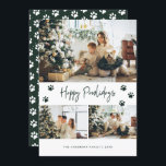 Paw Print Photo Collage Lycklig Pawlidays Grönt Pe Julkort<br><div class="desc">Modern grönt-fotokort för pawlidays-lycklig med tre foton med handskrivna Julhälsningar på framsidan och grönten med fallande snö och tass avtryck längst bak. Anpassa den här hund till jokertecken med dina foton, med familjen namn och året i grönten. Det här söta julkortet kan förvandlas till vilken färg som helst med hjälp...</div>