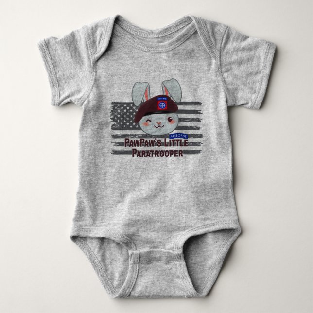 "PawPaw's Little 82nd Airborne Paratrooper" T Shirt (Framsida)