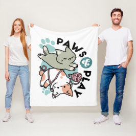 Paws and Play – Adorable Cat Illustration Fleecefilt