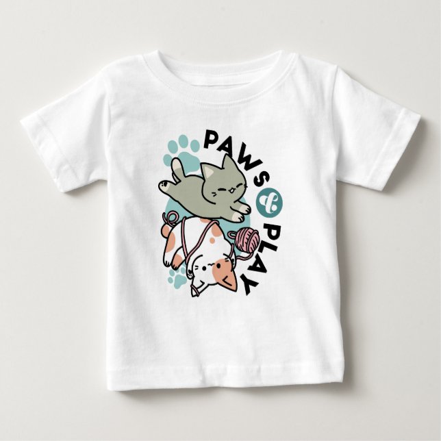 Paws and Play – Adorable Cat Illustration T Shirt (Framsida)