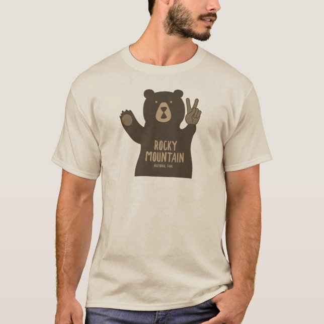 Peace Bear i Rocky Mountain National Park T Shirt (Framsida)