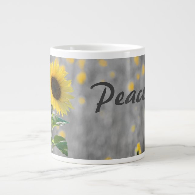 "Peace"-fras, Fält av solblommor, svartvitt Jumbo Mugg (Framsidan)