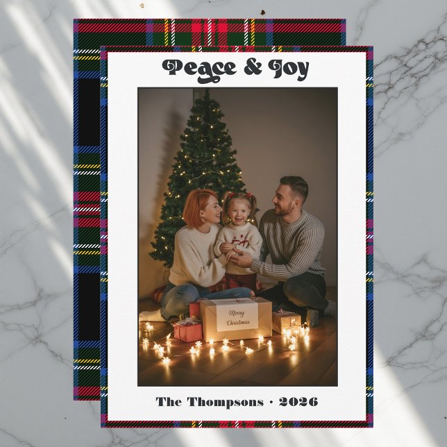 Peace & Joy Tartan Play-familjens julfoto Julkort (Peace & Joy Tartan Plaid Family Christmas Photo Holiday Card)
