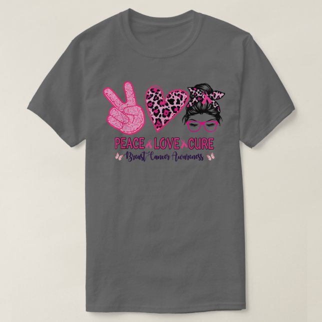 Peace Kärlek Cure Rosa Leopard Messy Bun Breast Ca T Shirt (Design framsida)