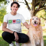 Peace Kärlek Golden Retrievers T Shirt<br><div class="desc">Snygg Peace Kärlek Golden Retrievers t-shirt till ett hundägare som kärlek sin söta marionett. Har ett söt fredstecken,  hjärta och en bra guldkamera,  min favoritras.</div>