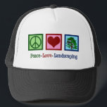 Peace Kärlek Landscaping Truckerkeps<br><div class="desc">Peace Kärlek Landscaping julklapp till ett landskapsvård som är expert på trädgårdsodling och som förvandlar varvet eller gräsmatta till söt flora och fauna. En söt present till någon som perfekt föreställer sig din gräsmatta gräs och blommor eller ett arboristiskt företag som utför putsning av träd. Utformning av kutym gräsmatta.</div>