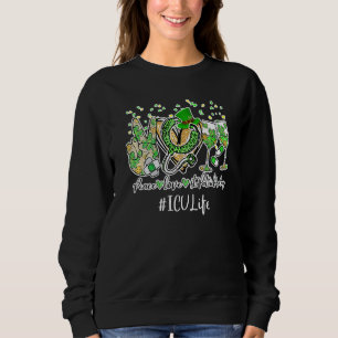 Peace Kärlek Nurse St Patrick Day 2022 Icu Emt Cma T Shirt