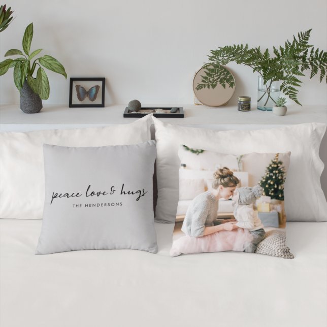 Peace Kärlek och Hugs | Dove Grått-julfoto Kudde (Skapare uppladdad)