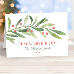 Peace Kärlek och Joy Grönt Red Winter Greenery Helgkort<br><div class="desc">Helgdag "Fred,  Kärlek & Joy" i snyggten har ett modernt och minimalt vinterfärgat i grönt gren med rött bärgning. Eleganten kan vara helt och hållet personlig med ditt val av hälsning,  familj namn,  år och ett meddelande om anpassningsbar inuti kortet.</div>