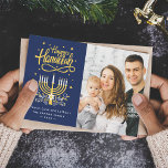 Peace Kärlek och Latkes | Lycklig Hanukkah Photo Julkort<br><div class="desc">Skicka Önskemål med det här Helgdag-fotokortet som innehåller ett reglementsskript och symboler för Lycklig för att markera hälsning-meddelandet.</div>