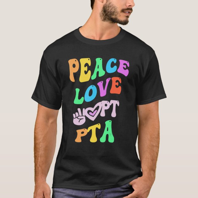 Peace KÄRLEK PTA Retro Parent Teacher Association  T Shirt (Framsida)