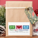 Peace Kärlek Pulmonology Anpassade Pulmonolog Rektangulärt Klistermärke<br><div class="desc">Fredspressar i helgdag Kärlek. En coola pulmonolog juldekal för pulmonologi doktor eller sjuksköterska med fredstecken,  hjärta och lungor. En underbar utformning för en lungspecialist som behandlar astma och andra andningsproblem.</div>