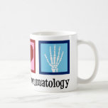 Peace Kärlek Rheumatology Kaffemugg<br><div class="desc">En söt reumatolog present till en doktor som arbetar med reumatoid artrit och andra reumatiska sjukdomar. Fredsreumatologi i Kärlek.</div>