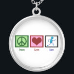 Peace Kärlek Springa Silverpläterat Halsband<br><div class="desc">Ett fredstecken,  ett hjärta och en löpande person. En underbar gåva till en springer för att slutföra ett maratonlopp eller vinna ett spår i tävling.</div>