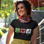 Peace Kärlek Theater Company Anpassningsbar Actres T Shirt<br><div class="desc">En söt anpassningsbar skådeskjorta för ett teaterföretag,  drama-klubb eller de som kärlek är med om att handla. Anpassa detta med teatern namn eller samhället i vitt ovanför coolans fredstecken-,  hjärta- och dramamasker. Fredens teater i Kärlek.</div>