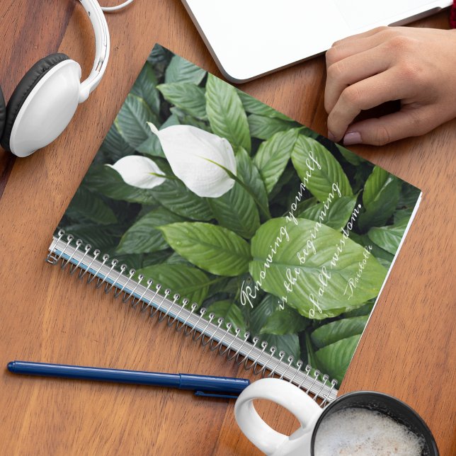 Peace Lily Aristoteles Philosophical Wisdom Quotee Anteckningsbok (In Situ)