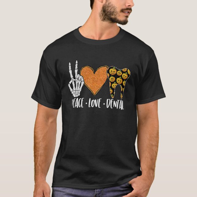 Peace Love Dental Halloween Pumpkins Dentist T Shirt (Framsida)