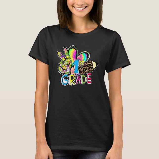 Peace Love First Grade Grade Teacher Team 1st Grad T Shirt (Framsida)